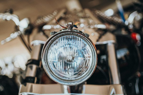 Tout Savoir sur les Dispositifs Mains Libres et Votre Assurance Auto : Guide Complet et Incontournable